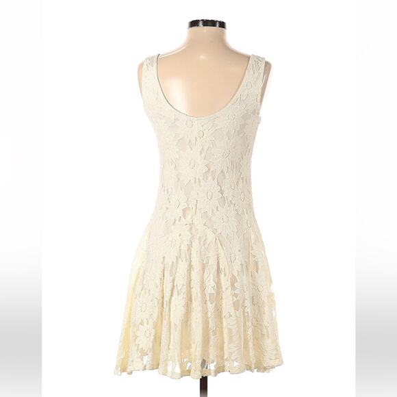 Made for Impulse Fashion Week lace fit and flare dress, size small - Picture 2 of 8